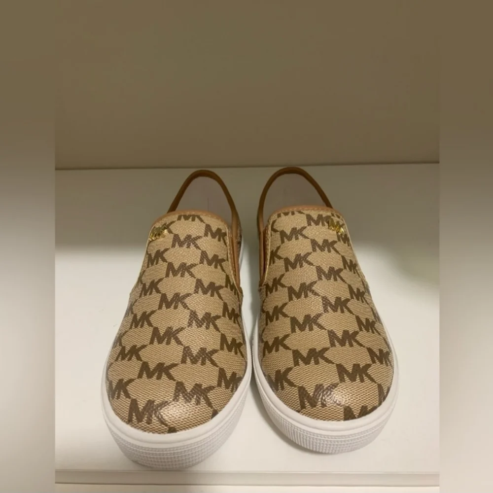 Michael kors girl shoe size 3 new - Picture 3 of 4